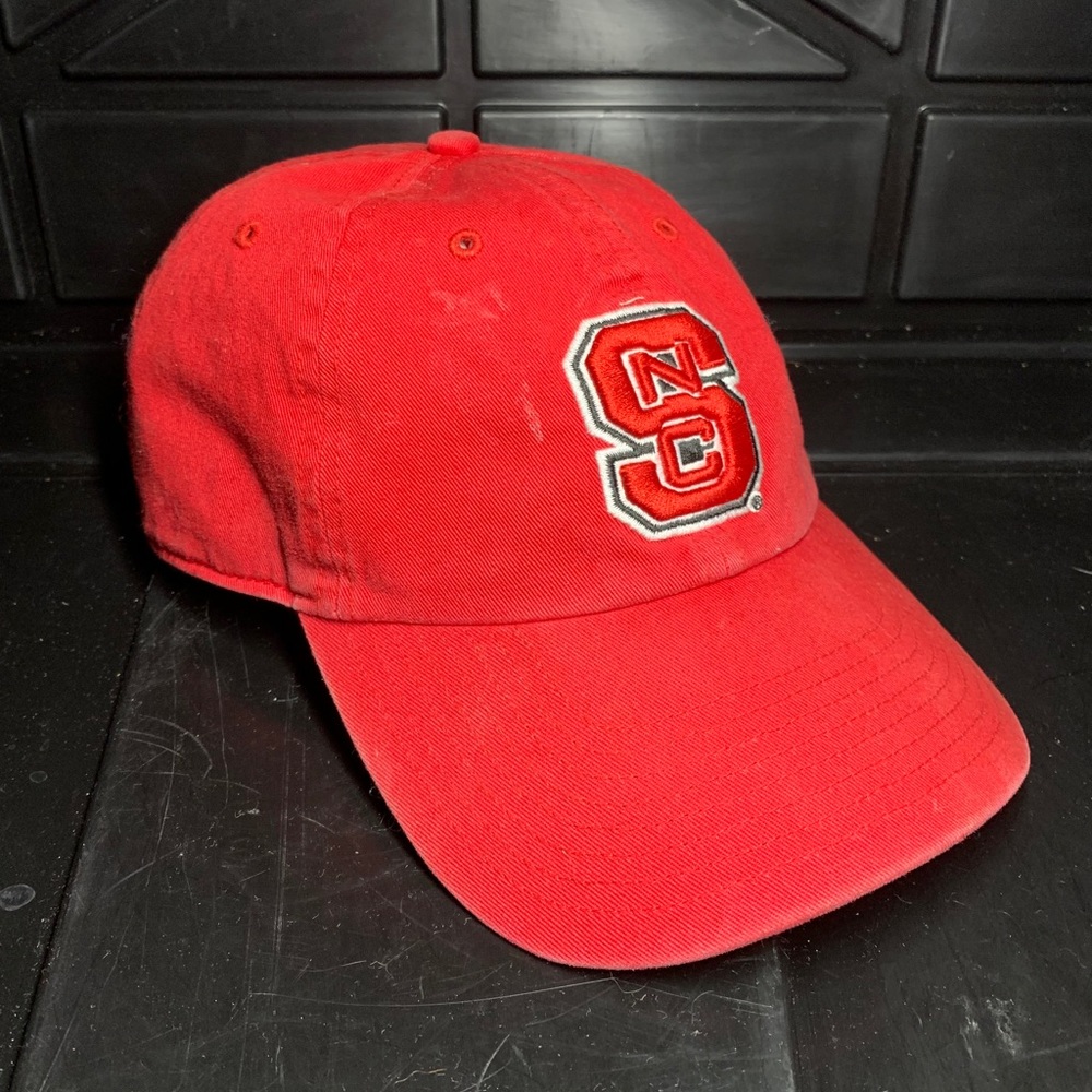 NC State Wolfpack Hat Red Franchise 47’ Brand‎ NCSU